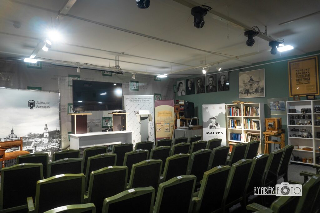 Львівський Фотомузей - всередині.