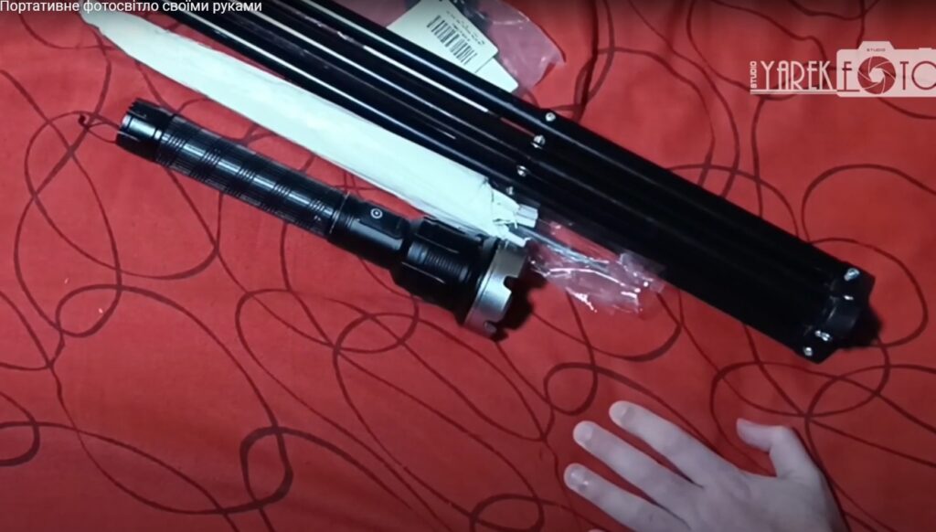 Набір фотографічного світла в комплекті.